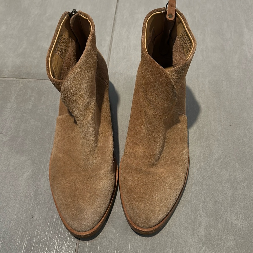 Cute light brown Booties